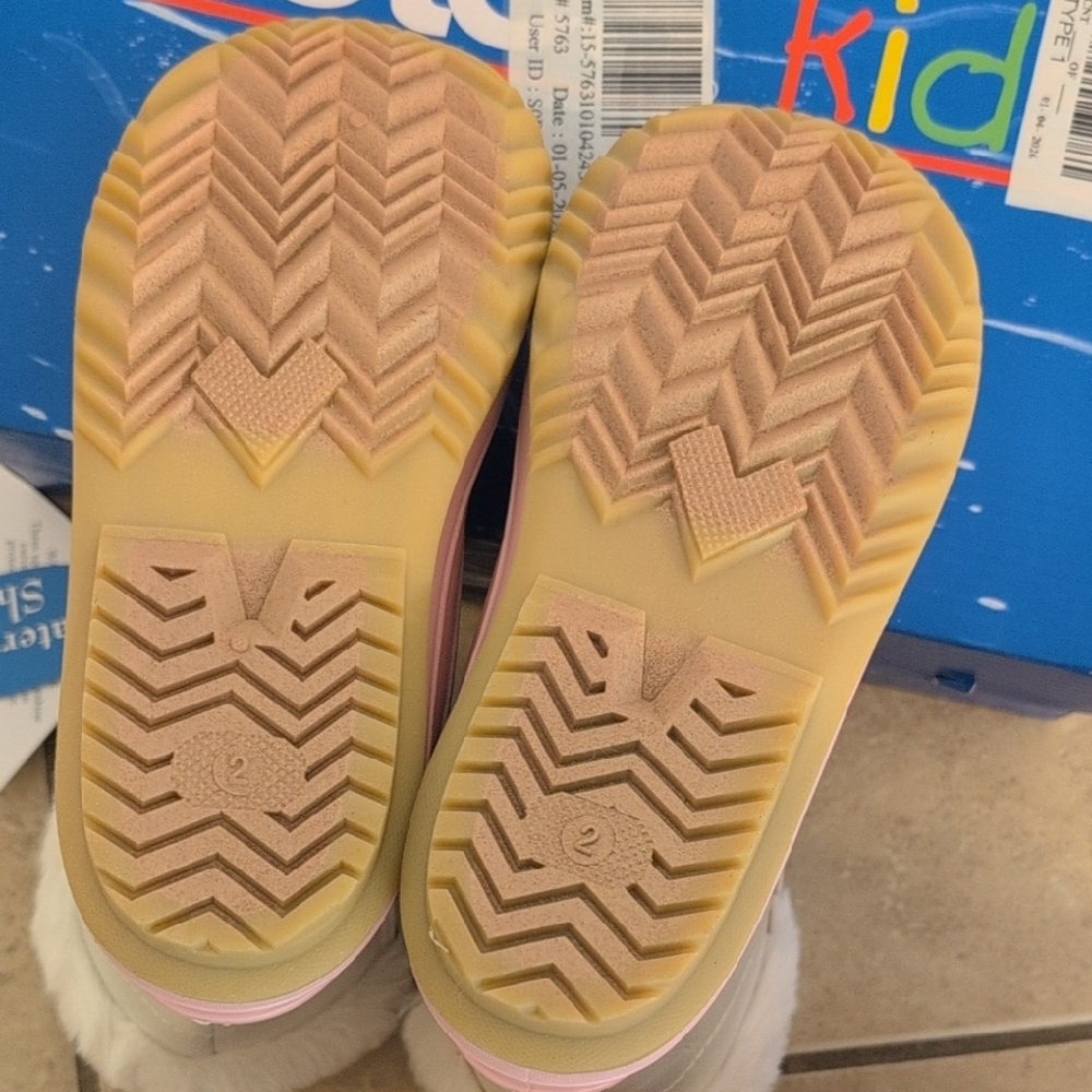 NWT Totes Pluto Pink Kids Snow Boots Faux Fur Lining Cinch Elastic Lace Up -Sz 2 - Picture 7 of 10